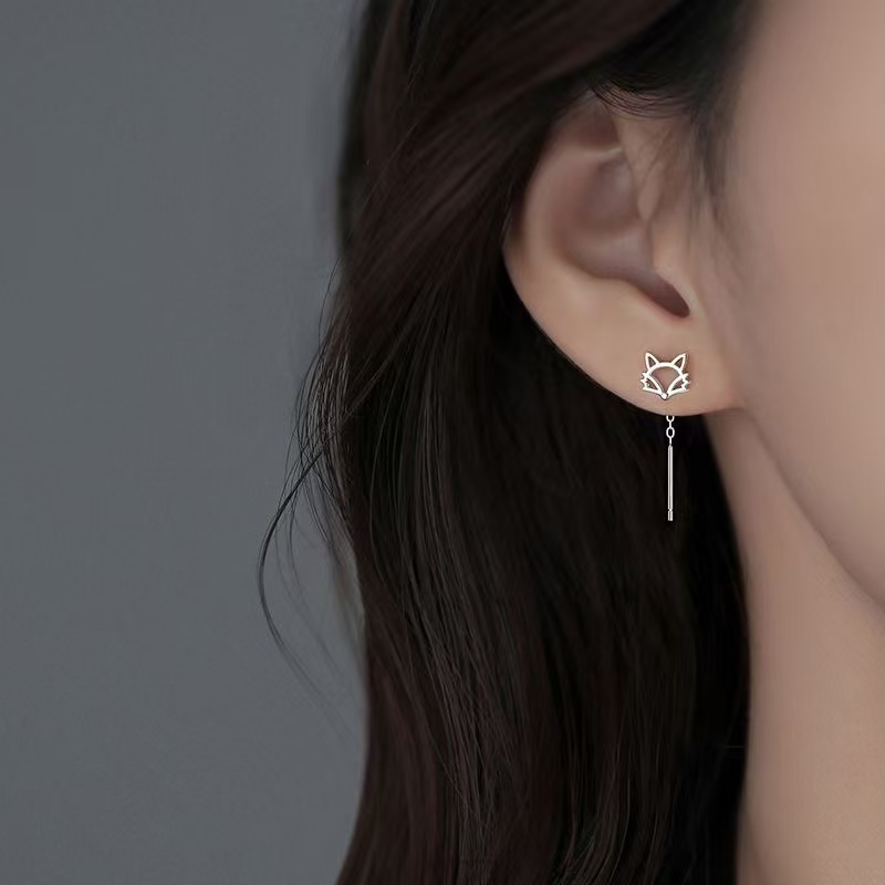 Women's Fox Ear Wire Easy Fringe Short Earrings